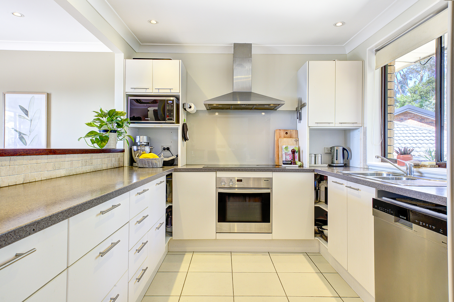 11 The Crest, Hornsby Heights, NSW, 2077, Hornsby Heights - Thumbnail 4