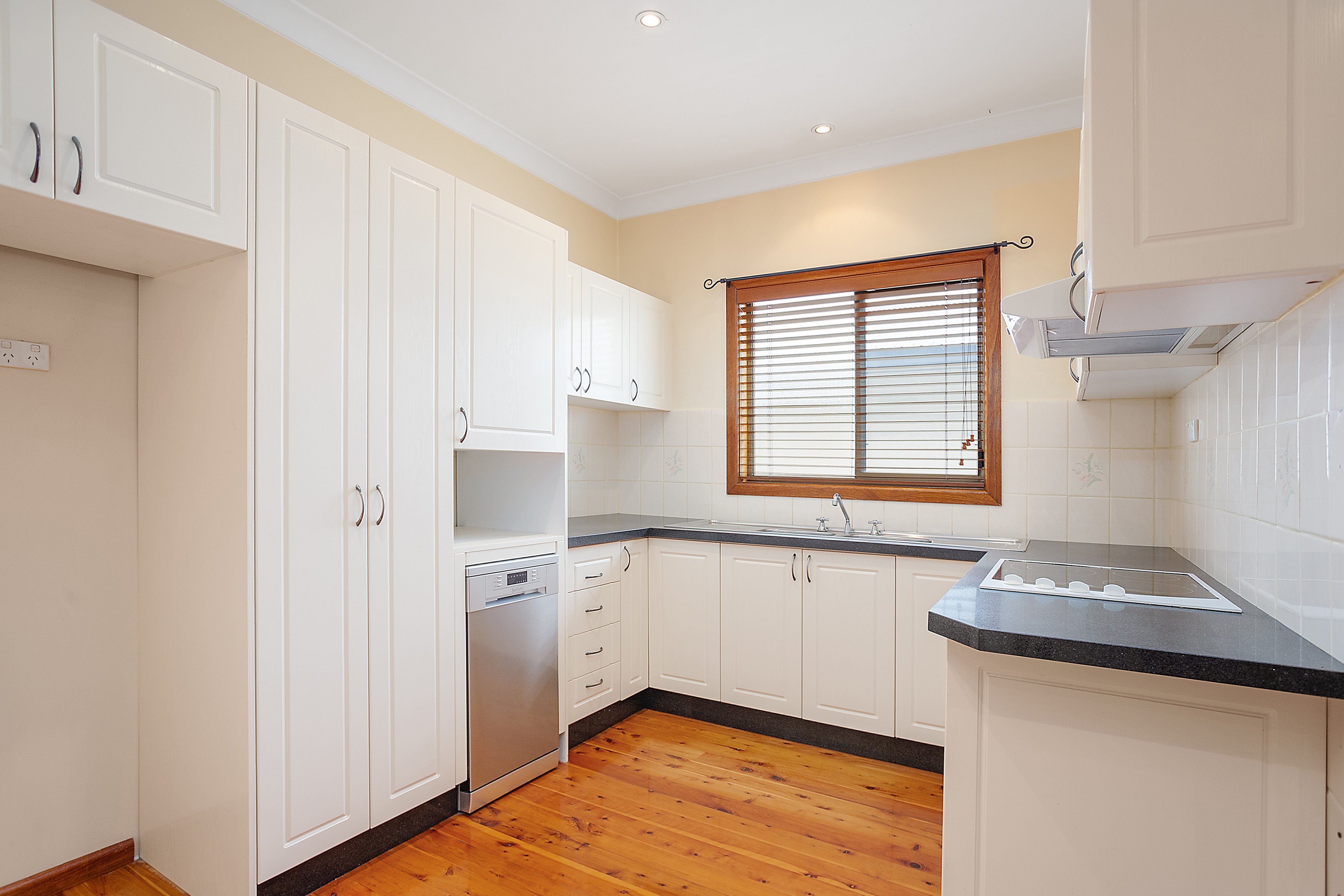 13 Steel Street, Cringila, NSW, 2502, Cringila - Thumbnail 2