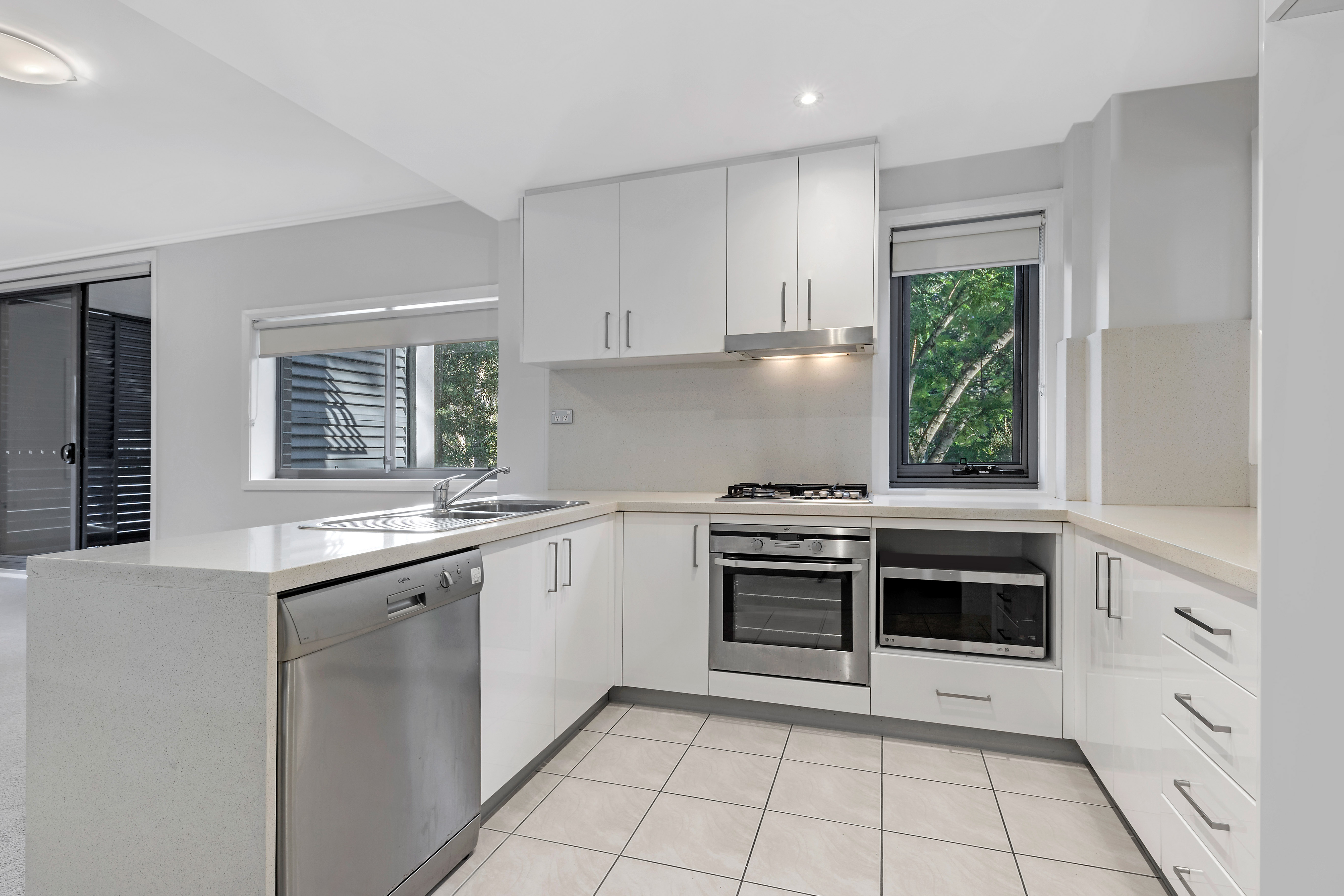 10/1-3 Eulbertie Avenue, Warrawee, NSW, 2074, Warrawee - Thumbnail 3