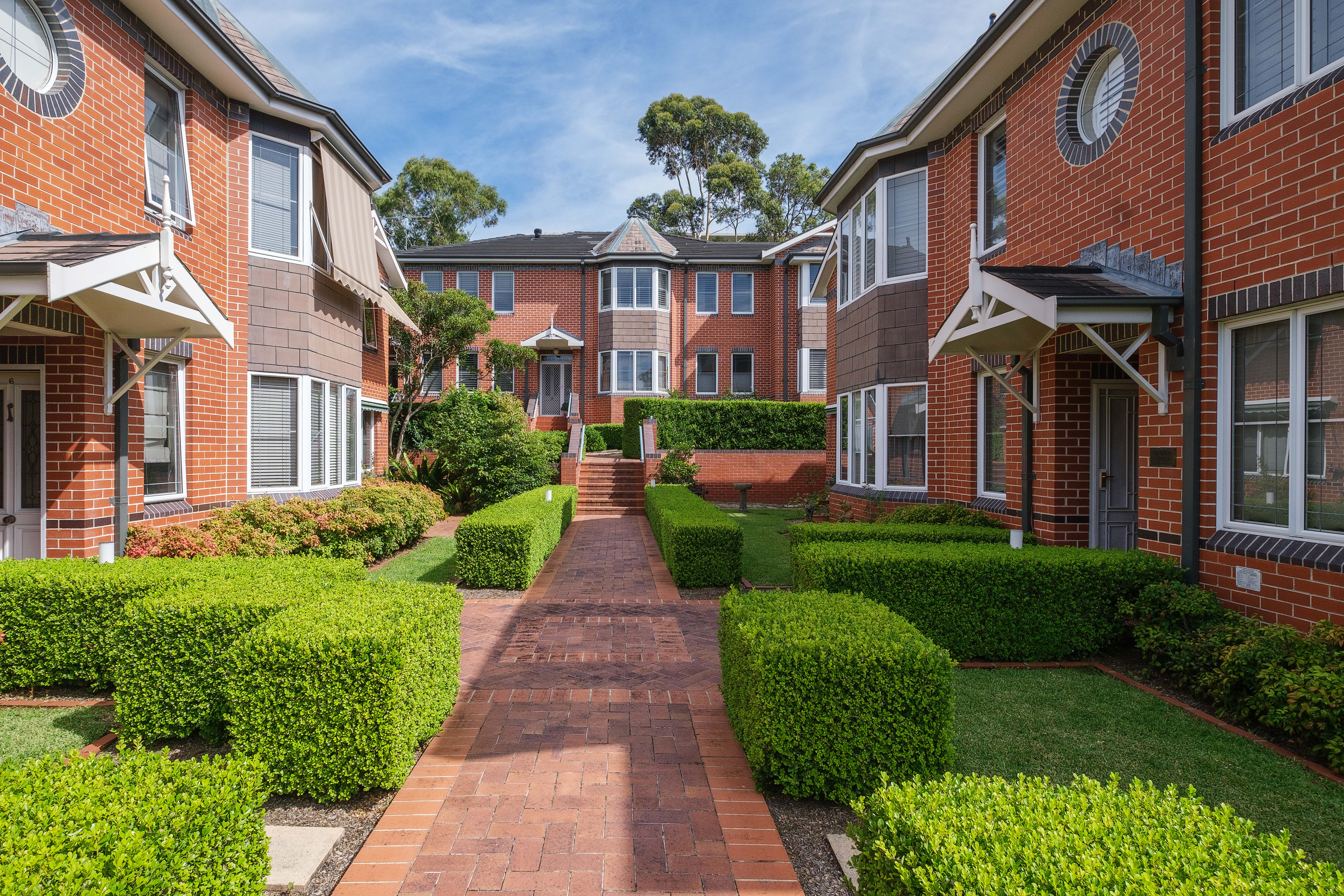 2/8 Russell Avenue, Lindfield, NSW, 2070, Lindfield - Image 1