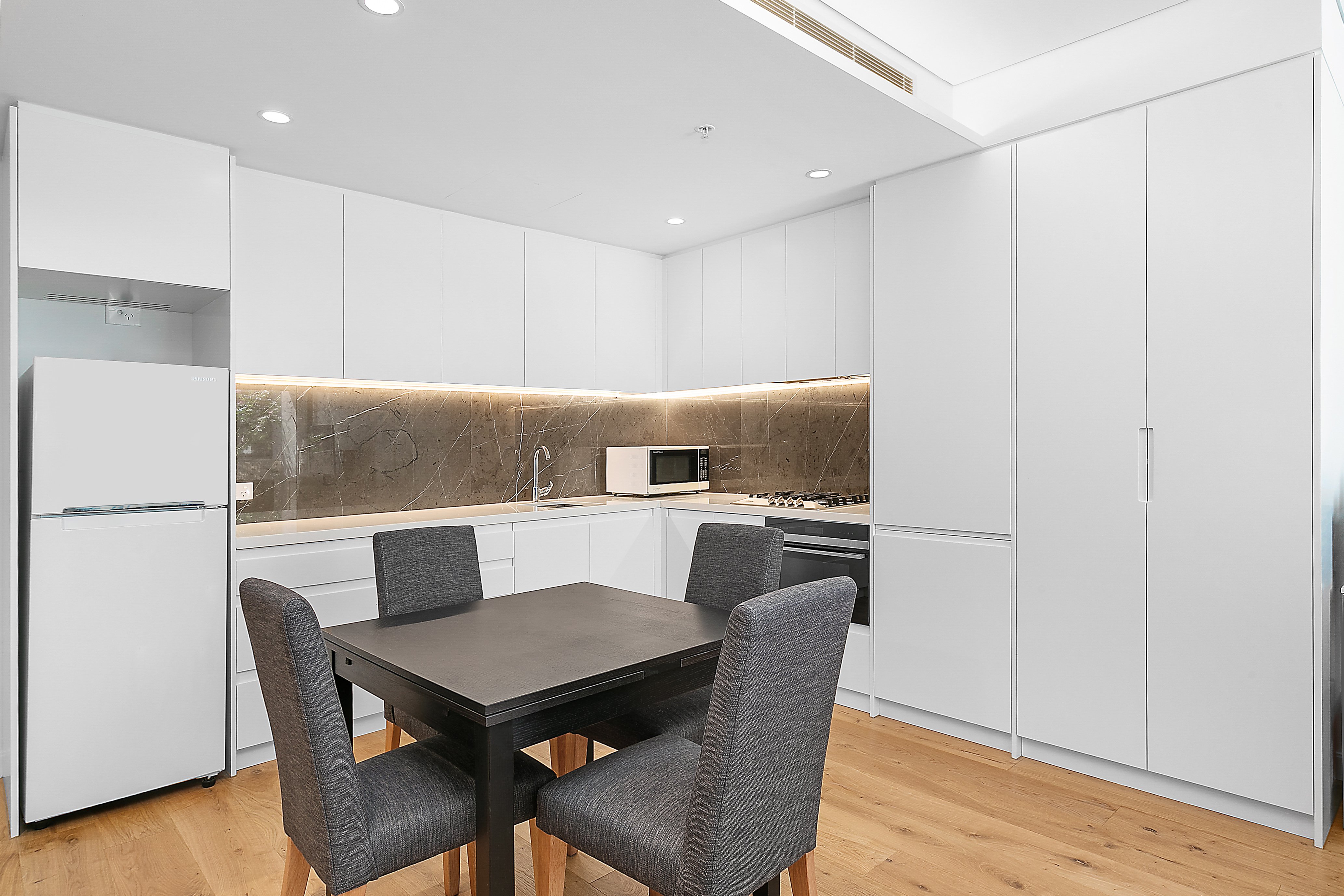207/19 Oscar Street, Chatswood, NSW, 2067, Chatswood - Thumbnail 2