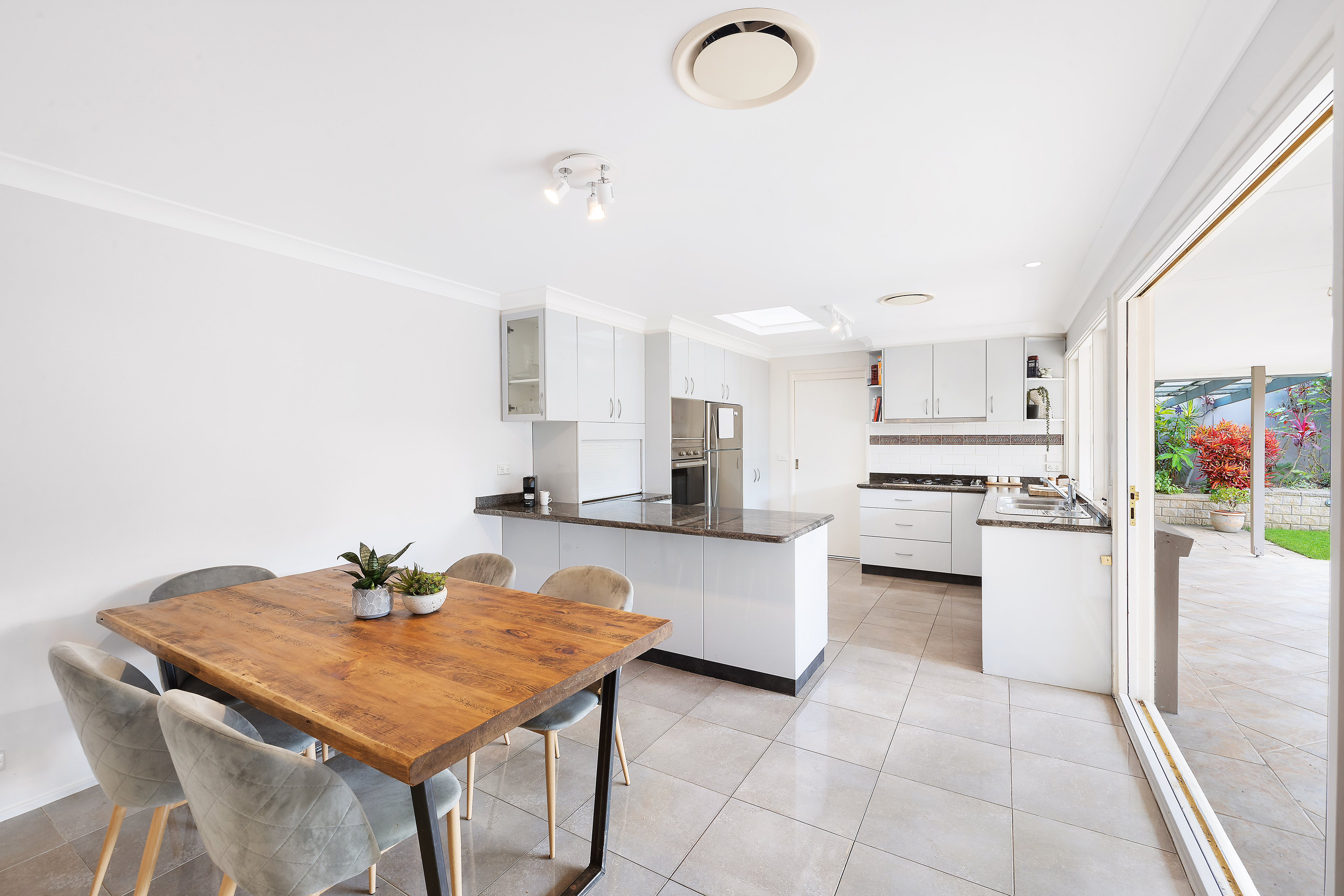 4 Cabbage Tree Road, Bayview, NSW, 2104, Bayview - Thumbnail 5