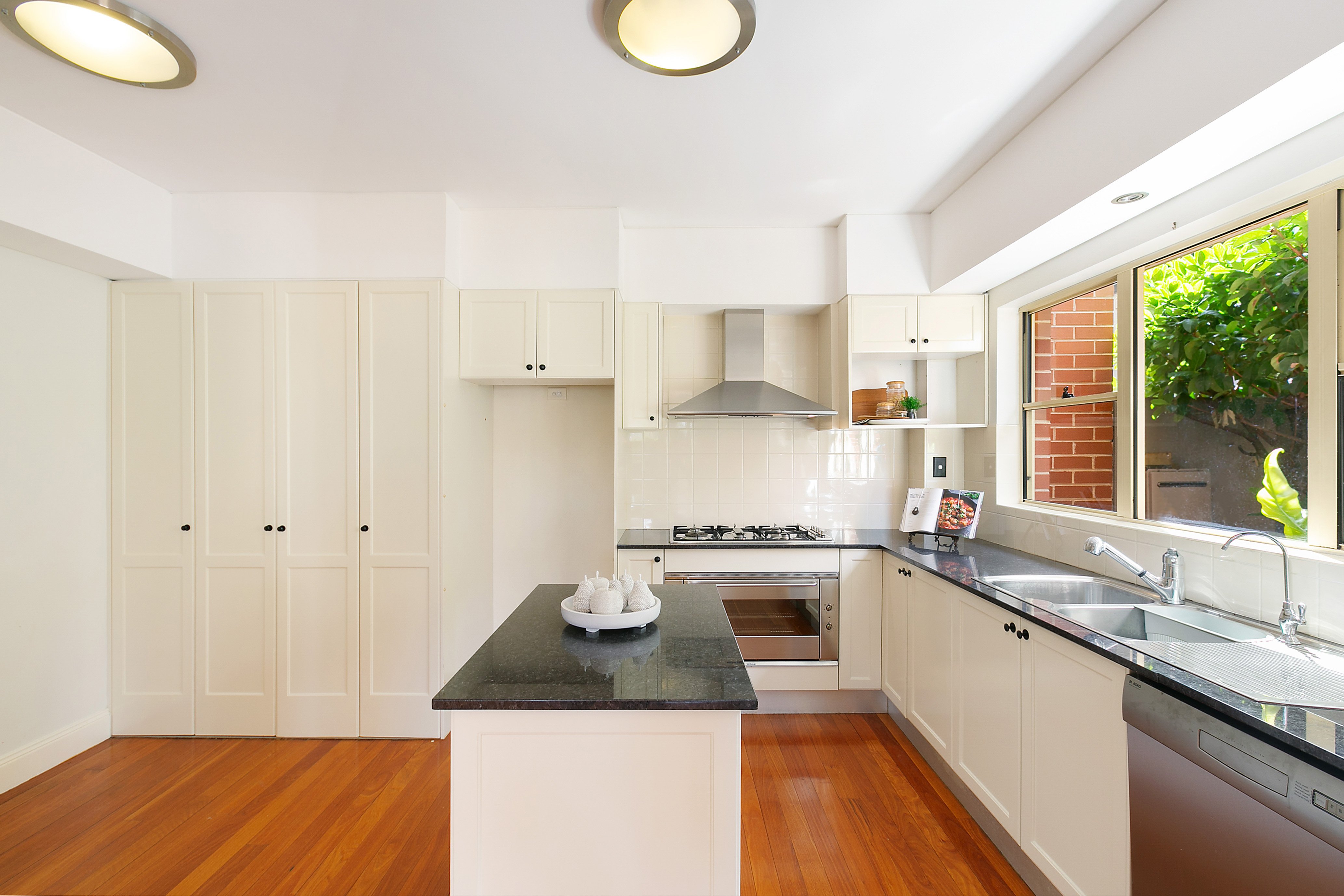 2/10 Eaton Street, Neutral Bay, NSW, 2089, Neutral Bay - Thumbnail 4