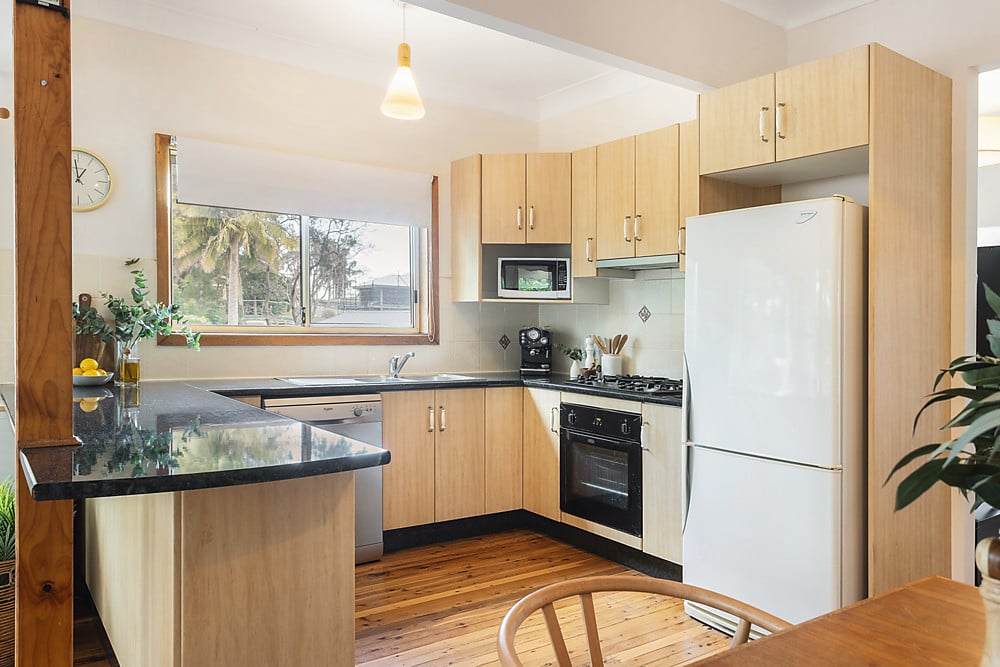 9 Cresting Avenue, Corrimal, NSW, 2518, Corrimal - Thumbnail 4