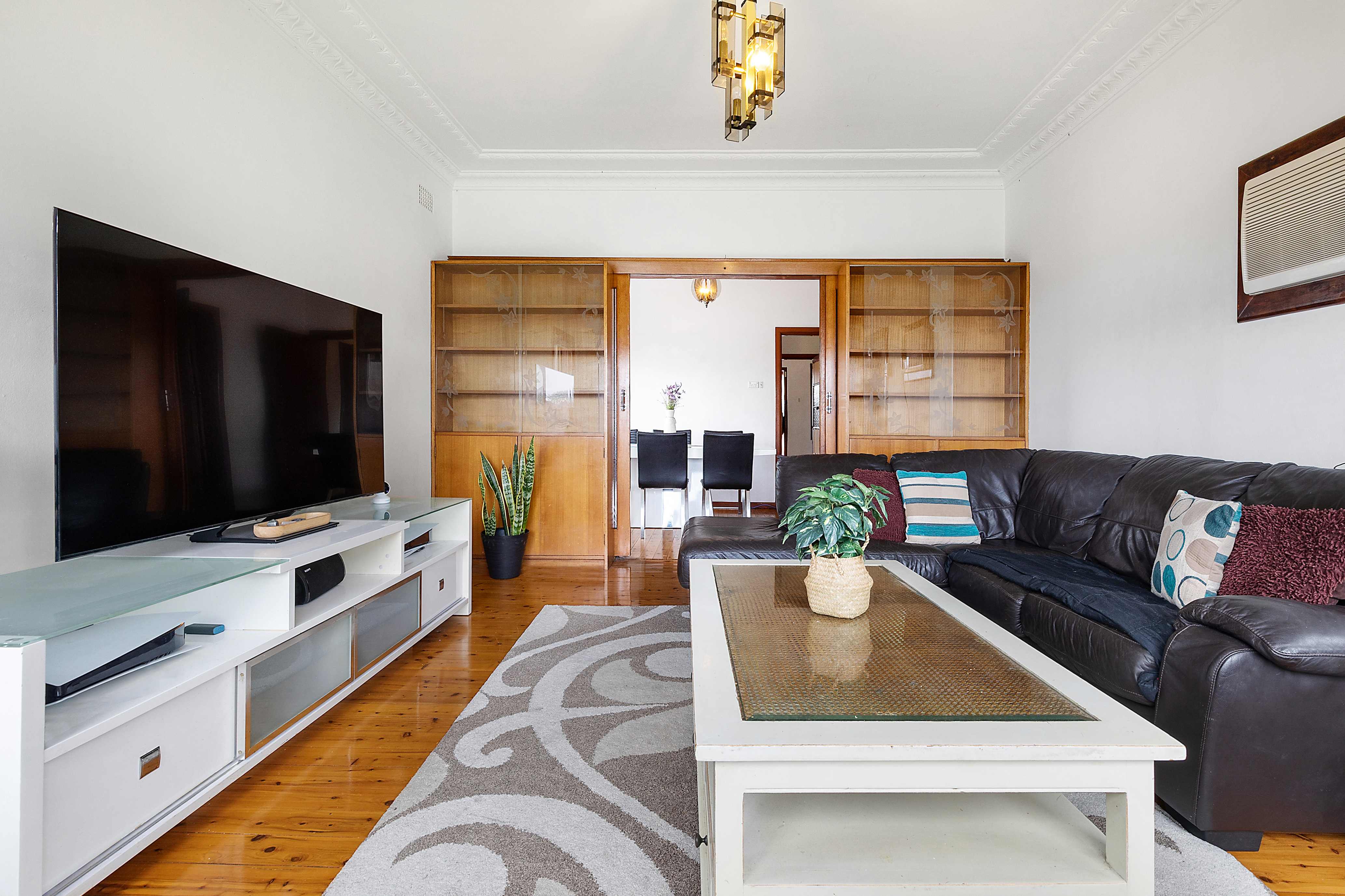 22 Lake Heights Road, Lake Heights, NSW, 2502, Lake Heights - Thumbnail 2