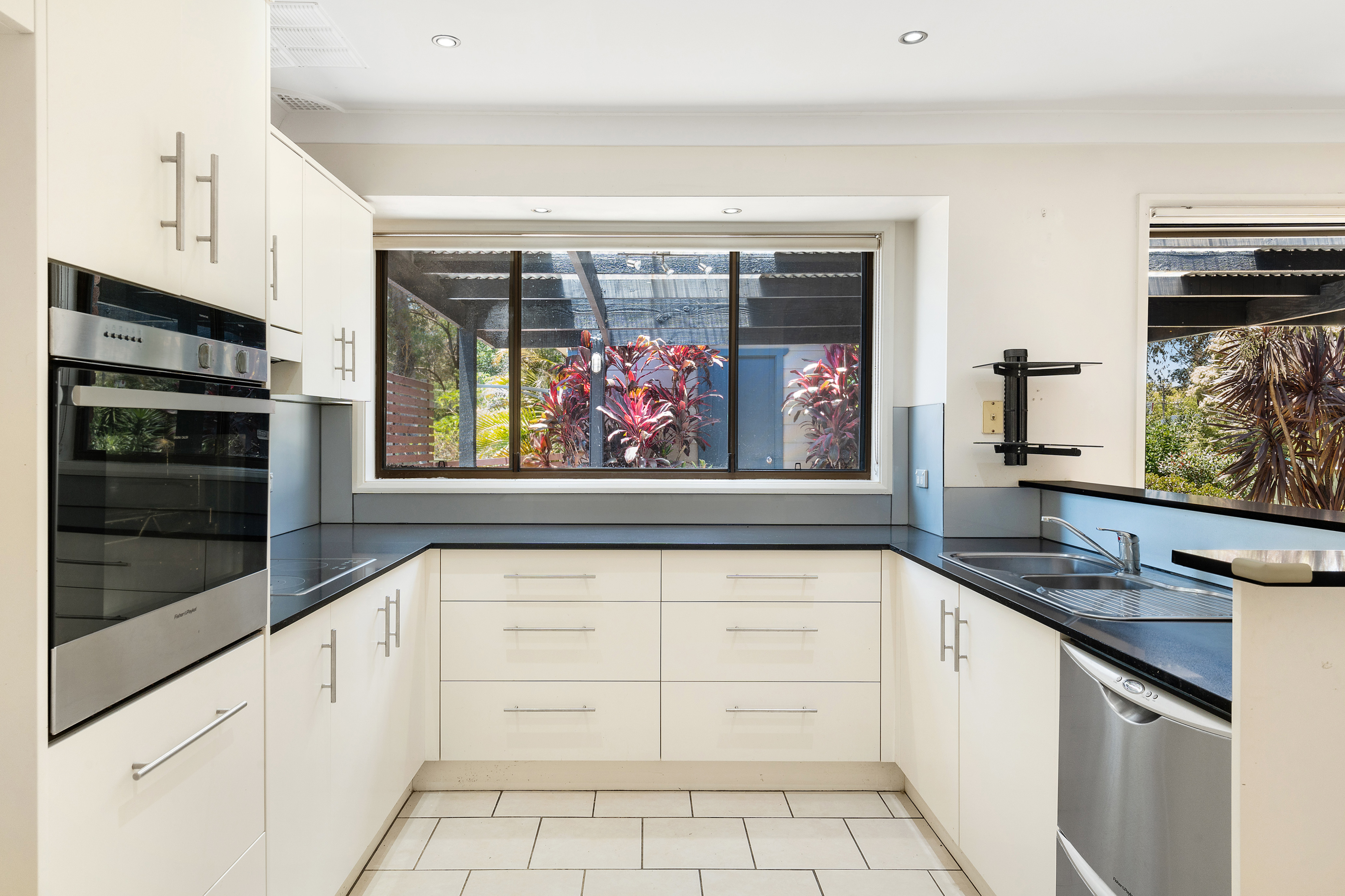6 Kuburra Road, Erina, NSW, 2250, Erina - Thumbnail 3