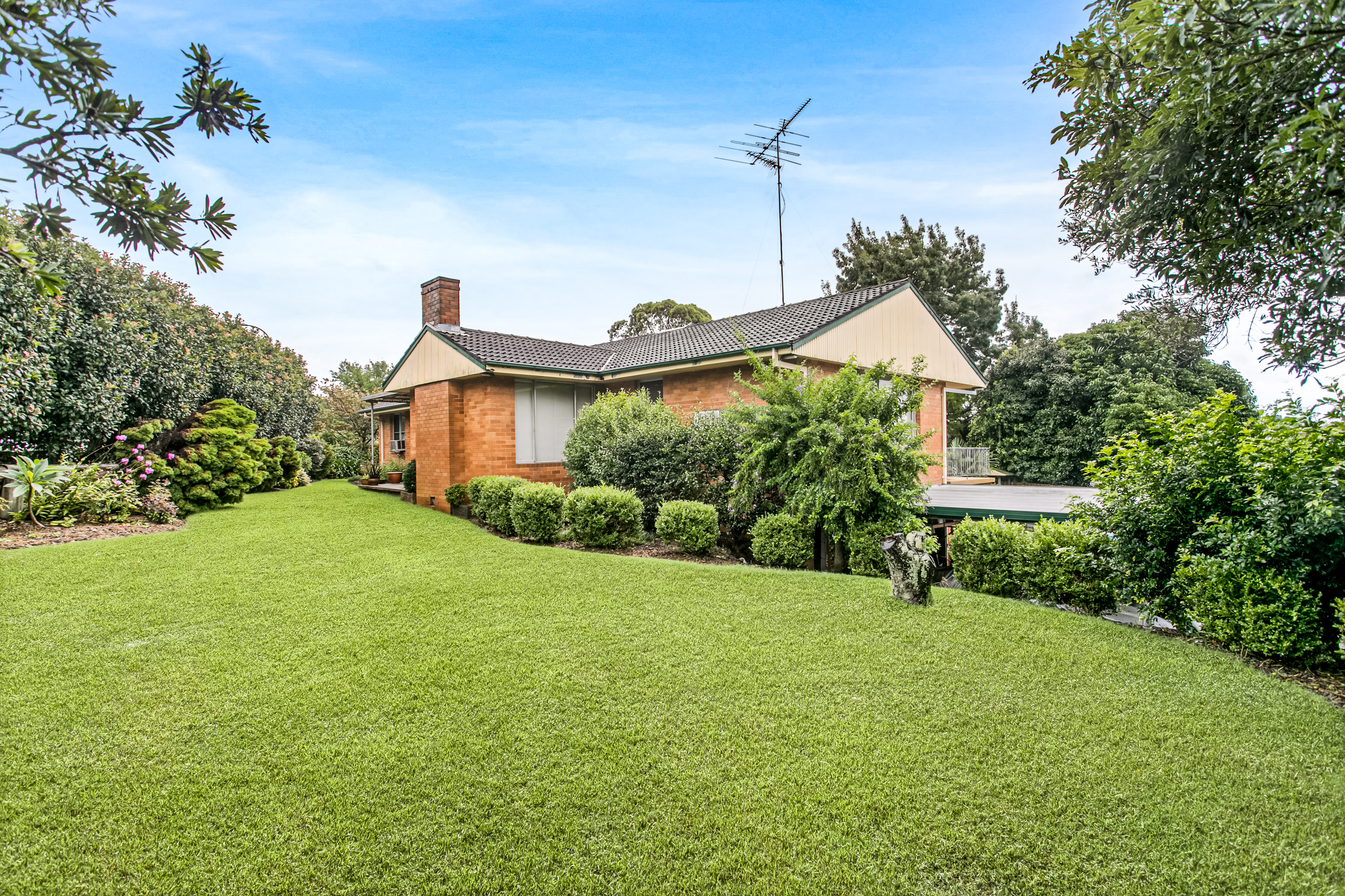 9 Chiltern Crescent, Castle Hill, NSW, 2154, Castle Hill - Thumbnail 2