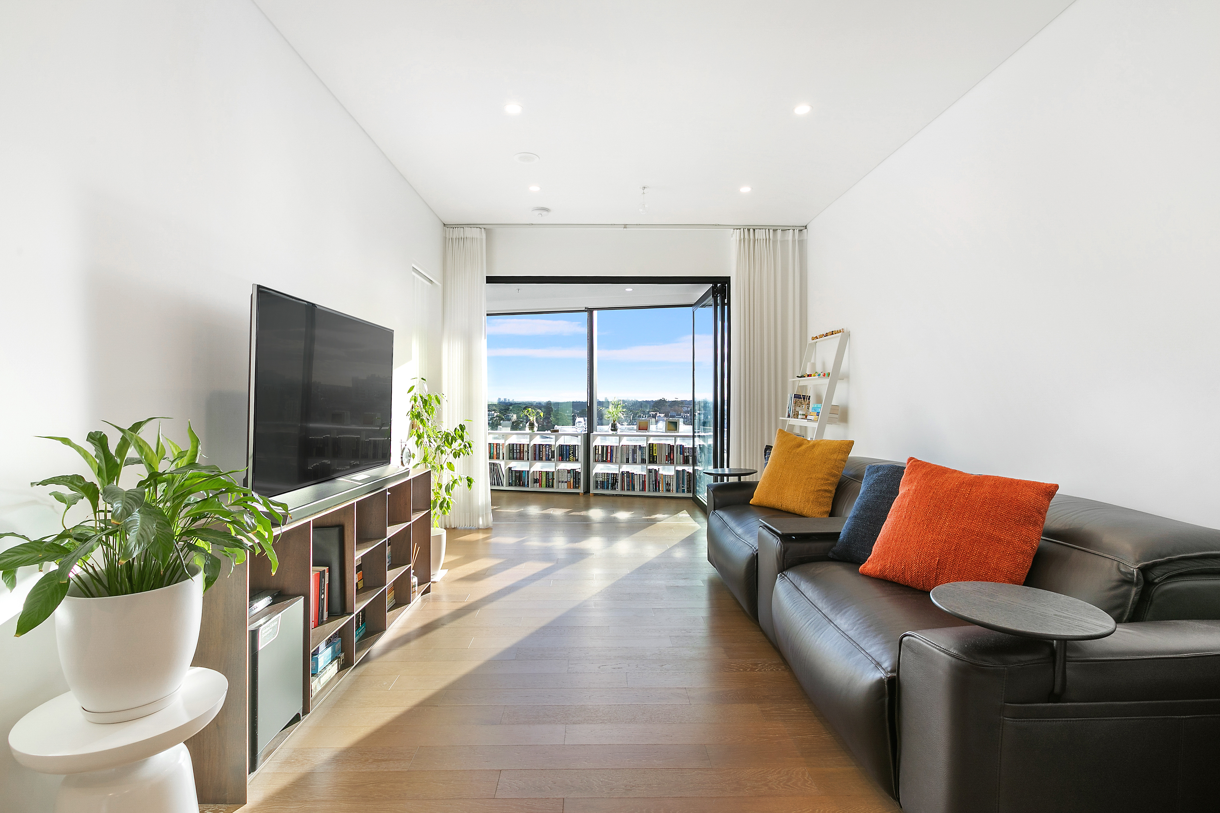 1007/80 Alfred Street, Milsons Point, NSW, 2061, Milsons Point - Thumbnail 2