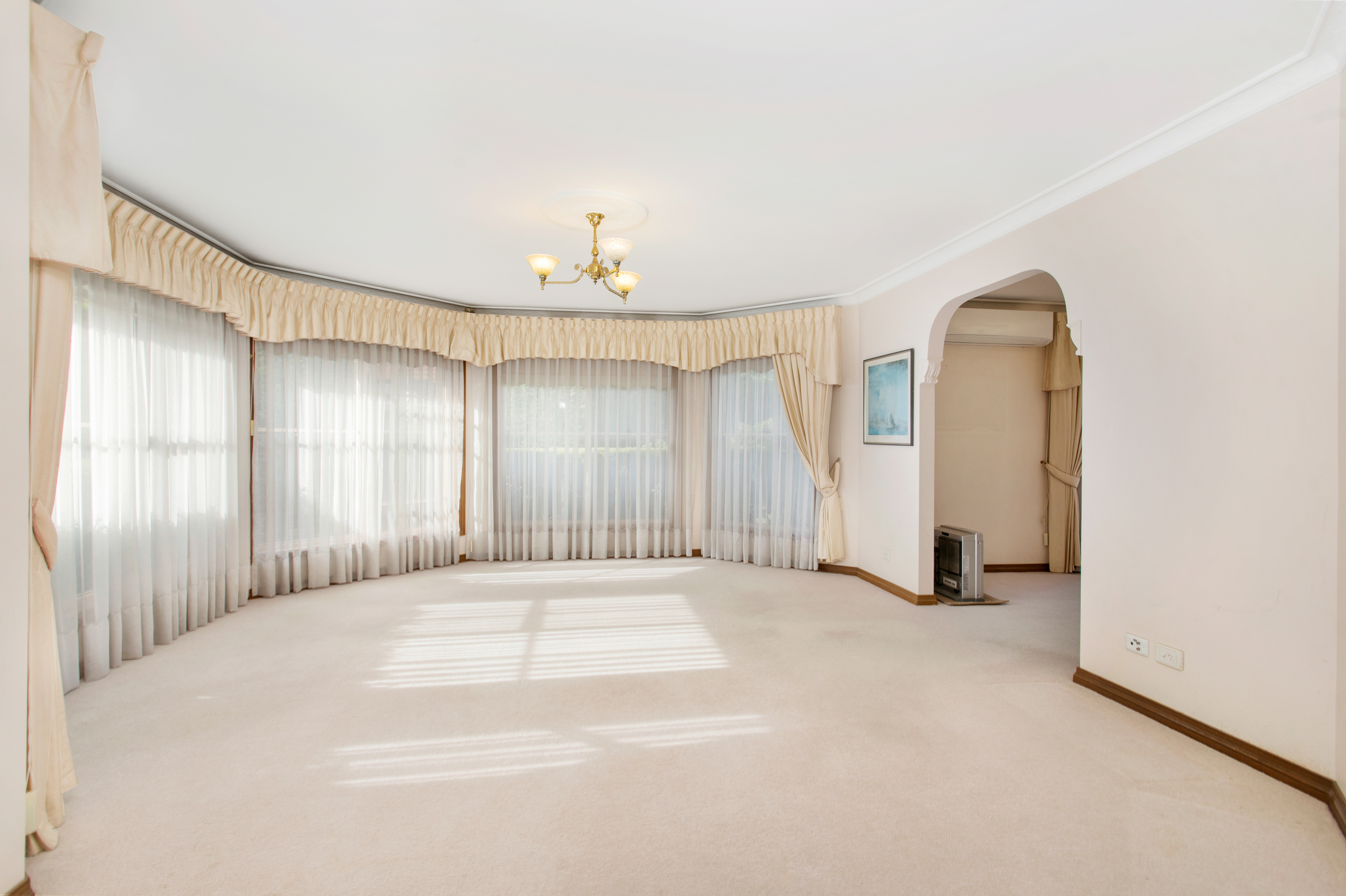 16 Rochester Grove, Castle Hill, NSW, 2154, Castle Hill - Thumbnail 3