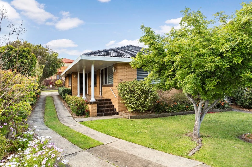 38 Rae Crescent, Balgownie, NSW, 2519