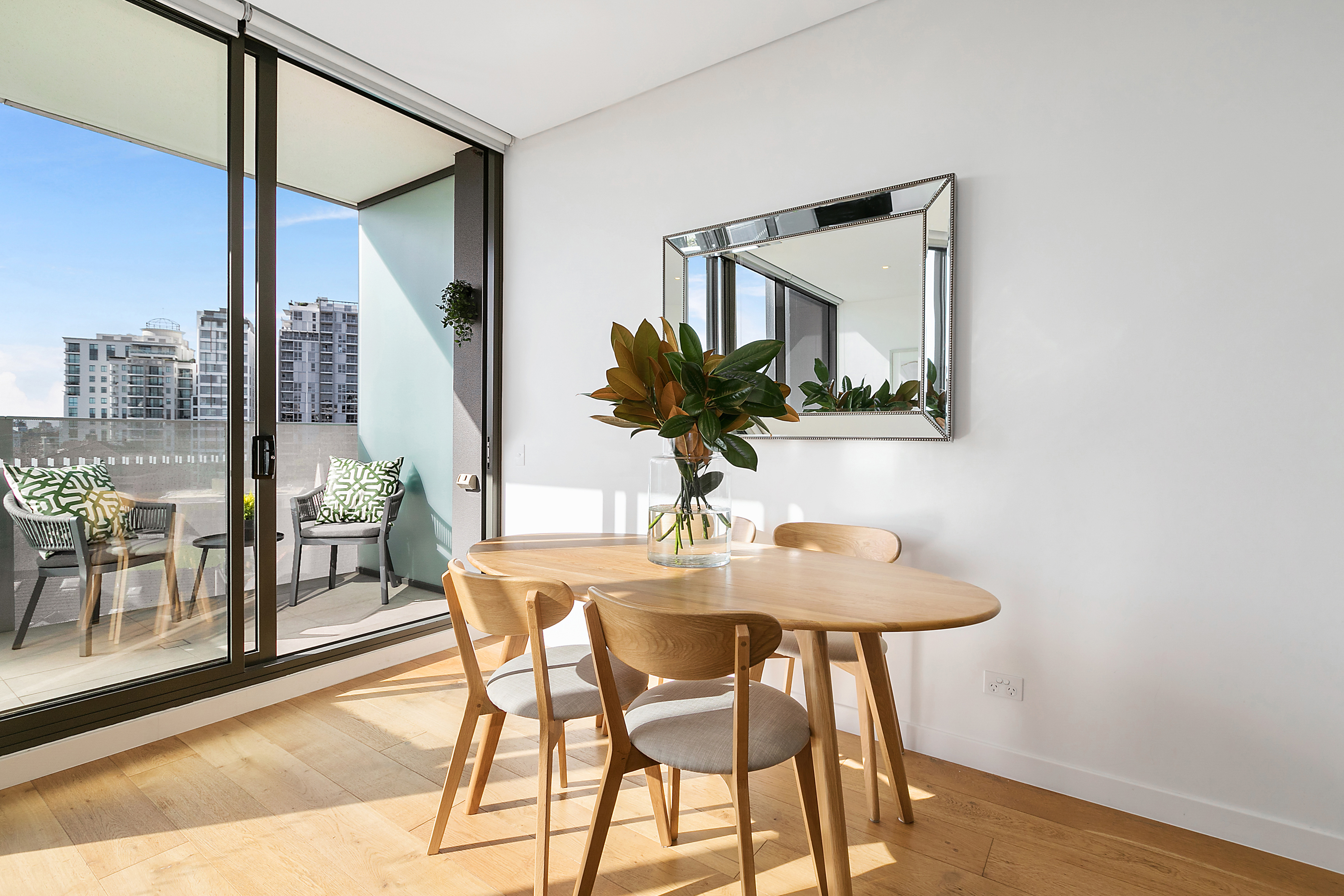 810/225 Pacific Highway, North Sydney, NSW, 2060, North Sydney - Thumbnail 2