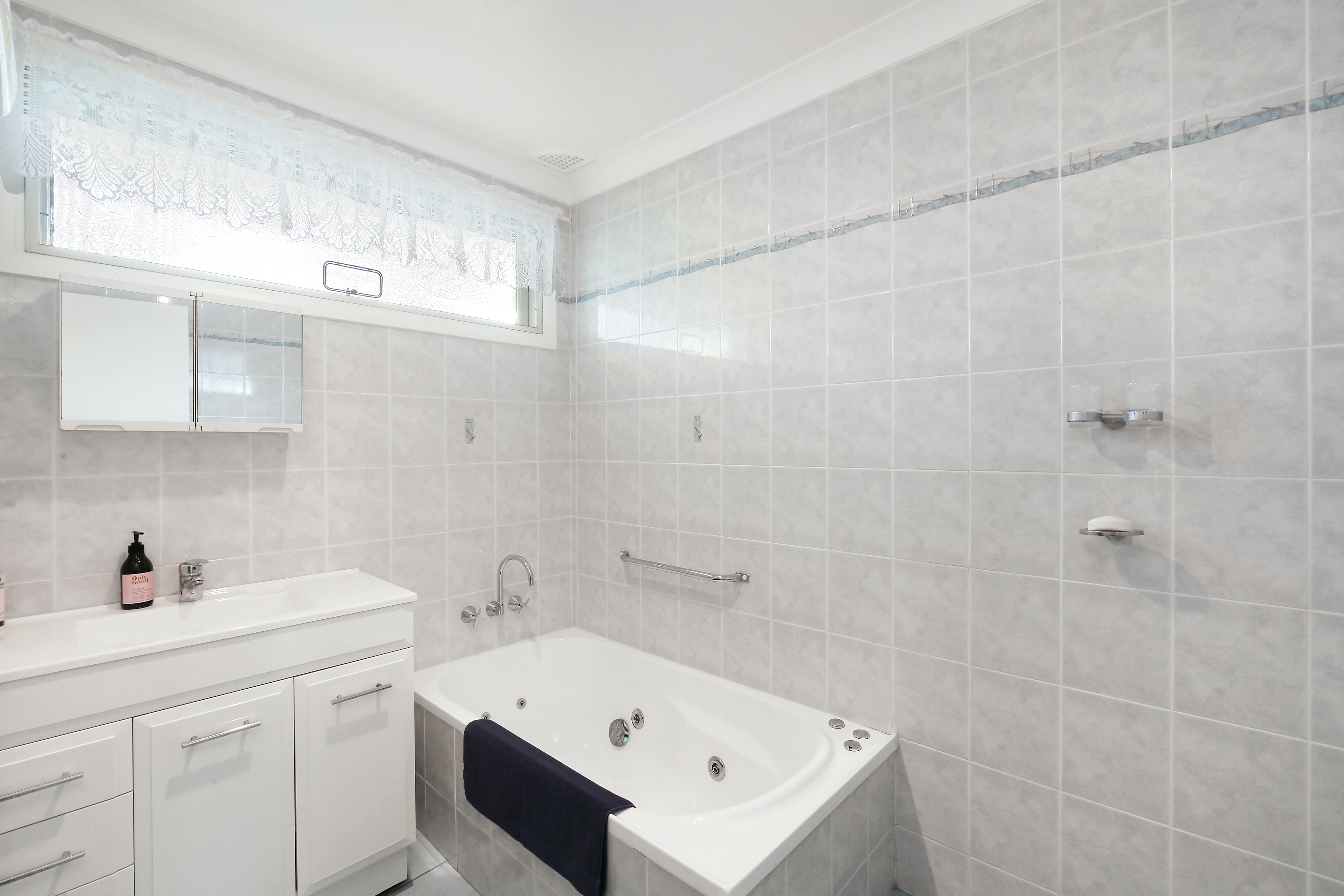 12 Ferguson Close, West Gosford, NSW, 2250, West Gosford - Thumbnail 6