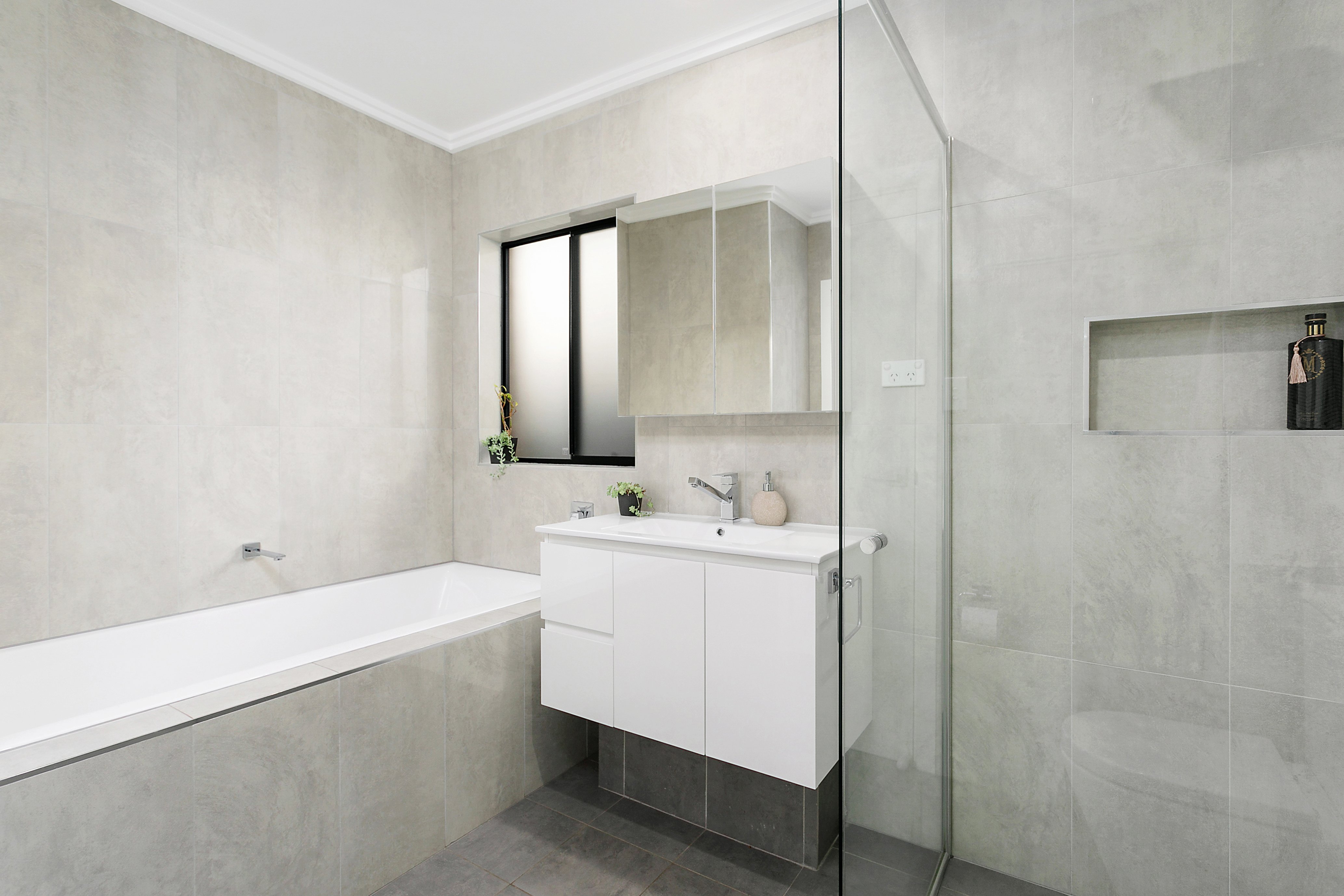 2/153 Shearwater Drive, Lake Heights, NSW, 2502, Lake Heights - Thumbnail 3