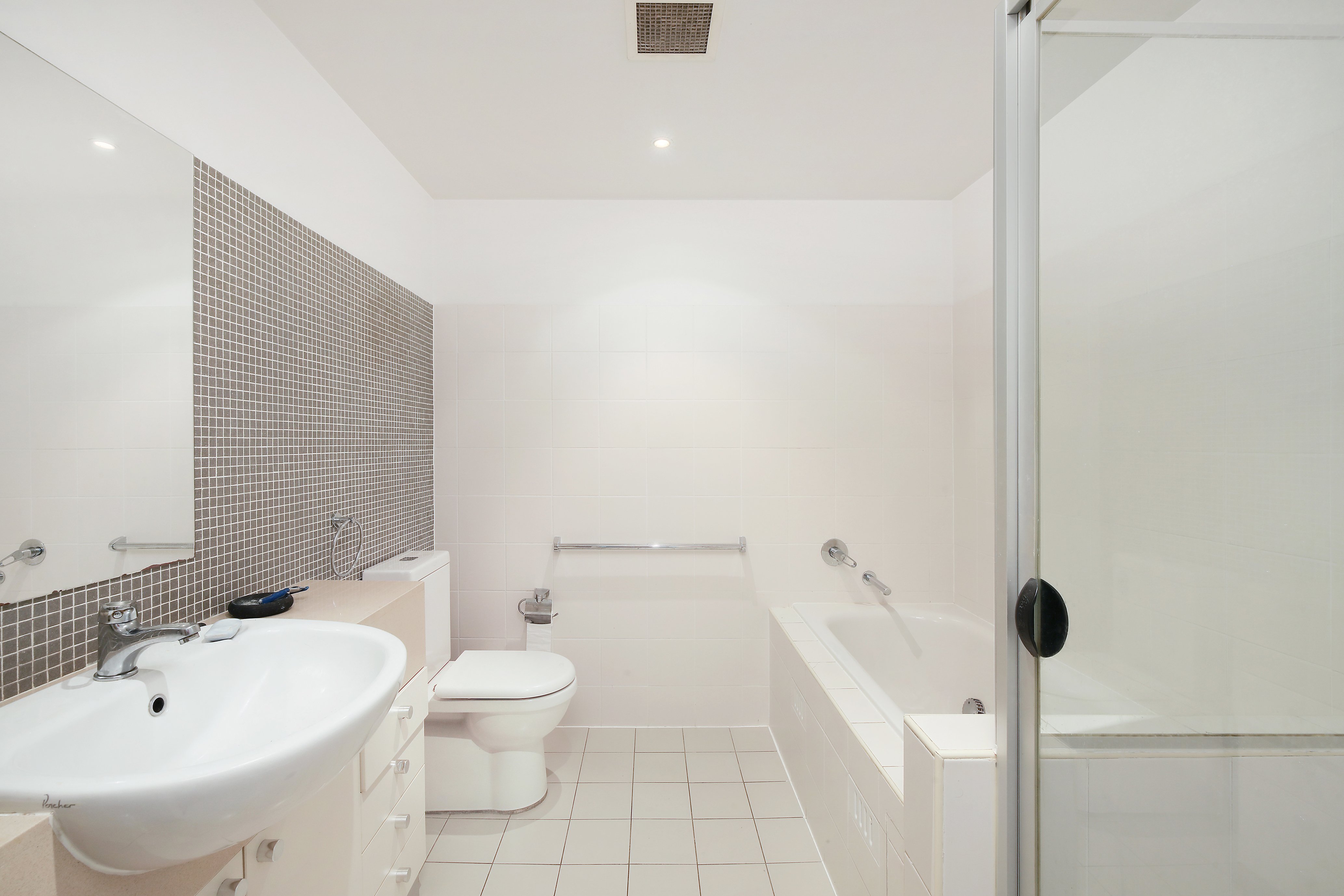283/80 John Whiteway Drive, Gosford, NSW, 2250, Gosford - Thumbnail 8