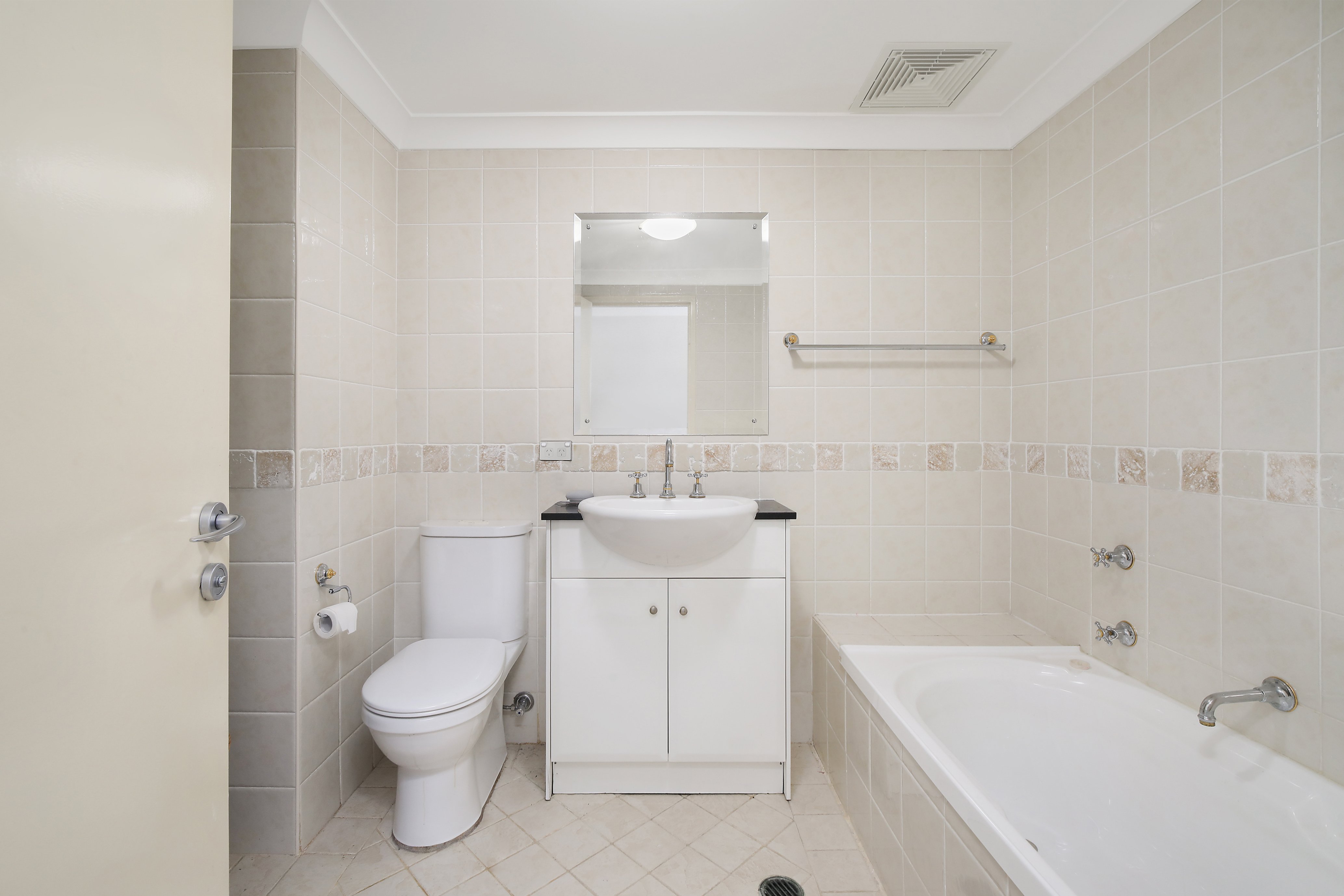 22/92 John Whiteway Drive, Gosford, NSW, 2250, Gosford - Thumbnail 7