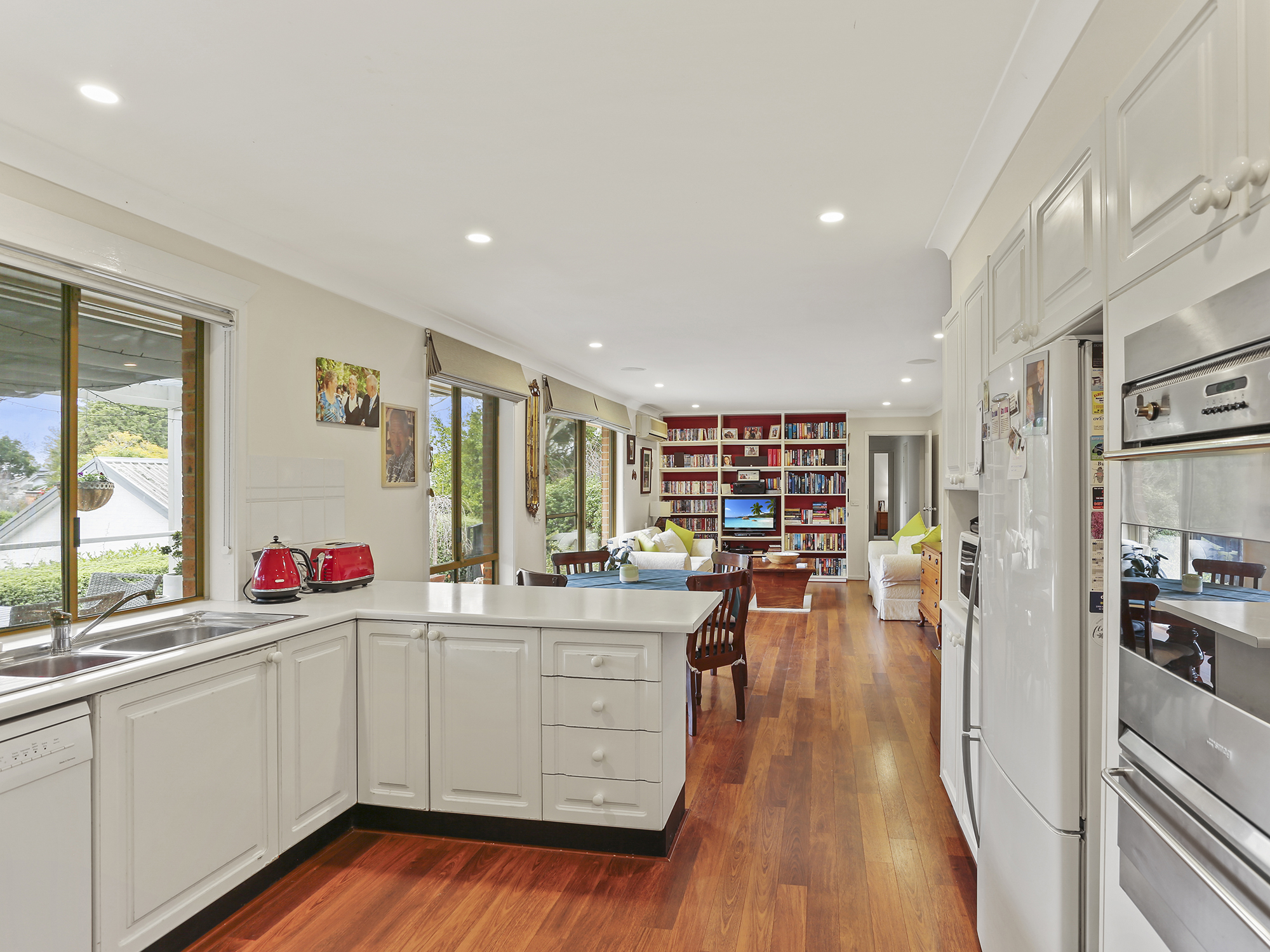 4 Highlands Close, Moss Vale, NSW, 2577, Moss Vale - Thumbnail 2